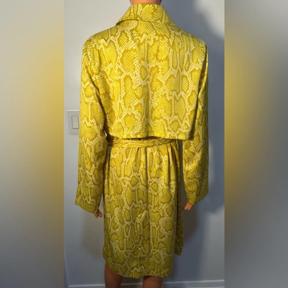 Lisa Rinna Collection Yellow Snake Print Jacket - Picture 2 of 5